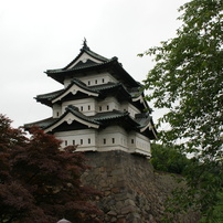 石垣の上の天守