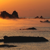 串本町田原海岸の海霧