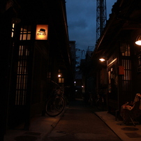 夕暮れの町屋