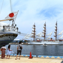 新旧海王丸の競演