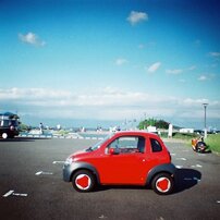 赤い車