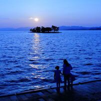 「宍道湖」掛軸　美品　日本画 風景画 島根県、宍道湖 6月26日の夕日。 #宍道湖 #宍道湖の夕日 #夕日 #宍道湖遊覧船