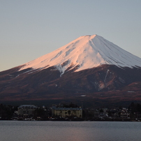 日の出：河口湖