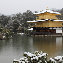 積雪の金閣寺