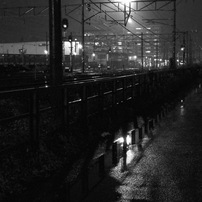 雨の貨物駅５