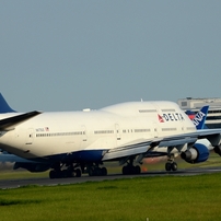出発（228）DELTA 747-400 