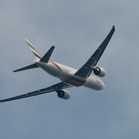 離陸（273）Emirates 777-F1H 