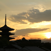 八坂の夕暮れ