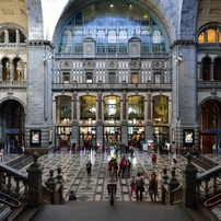 フランダースの旅　アントウェルペン中央駅６　わぉっ！！（日本人の驚きです）