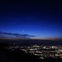 皿倉山頂から見る月と宵の明星