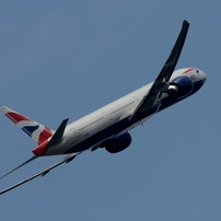 離陸　British 777-336