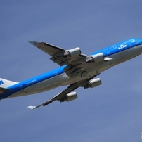 離陸　KLM 747-400