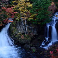 竜頭の滝と紅葉