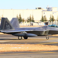 F-22現る