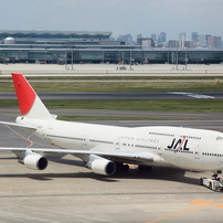 JAL B747-400D