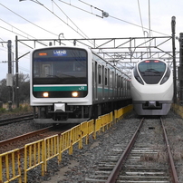 すれ違う電車