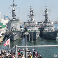 海上自衛隊 創設５０周年 国際観艦式（予行）出港前風景
