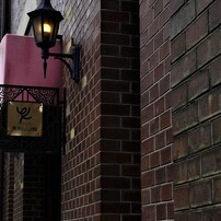 ランプの似合う…街角