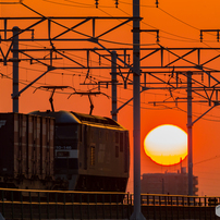 夕陽に染まる鉄道風景③