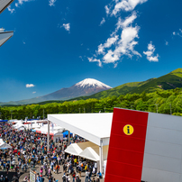 富士スピードウェイから見る富士山