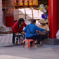 女が３人寄れば…