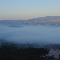 朝霧の盆地・・・湯布院