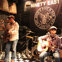 90east LIVE 19/11/2010