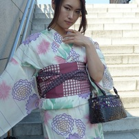 甲田さん　美女の頭に串が刺さってるとこに