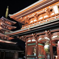 浅草寺宝蔵門と五重塔