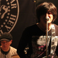 90east LIVE 26/12/2010 