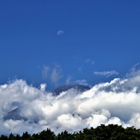 富士山と残月