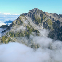 夏の山