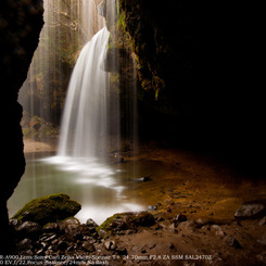 Basin of a waterfall☆