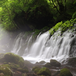 湧水の滝