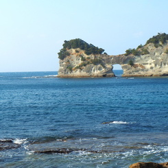 円月島