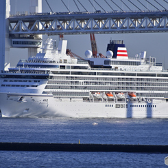 飛鳥Ⅲ 横浜港へ入港-1