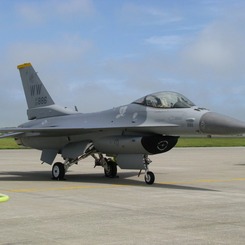 F-16 FightingFalcom