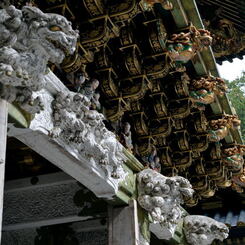 日光東照宮　獅子の群れ