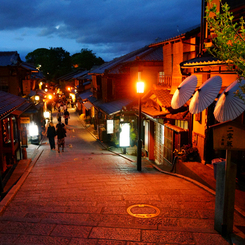 夜の二寧坂