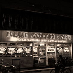HIROSHIMA BLUE MOON