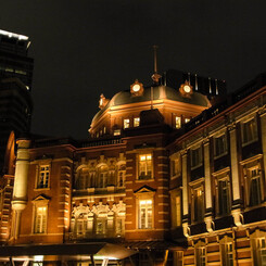 100年前の姿に戻った夜の東京駅1