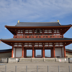秋の空と朱雀門