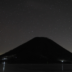 榛名山と星空　１
