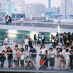 横浜港出航