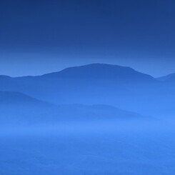 秩父山霞