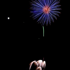 月と花火