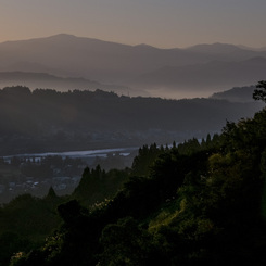 朝靄の村