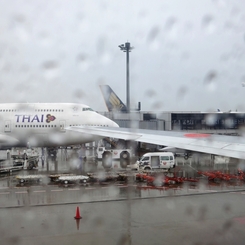 タイ訪問記　雨の出発