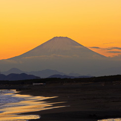 辻堂海岸と夕焼け富士-02