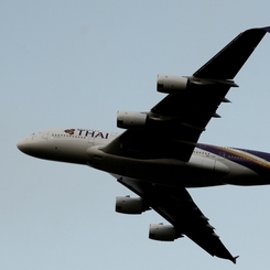 離陸（7-2）THAI Airbus A380-841 [b]　　